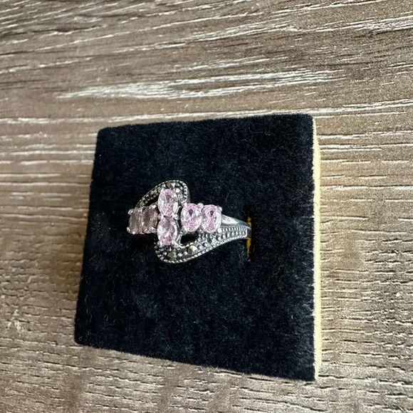 Elegant Sterling silver 925 ring with pink gemstone Marcasite accents size 8 - Picture 3 of 8